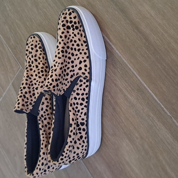 Shoes - Picture 2 of 3